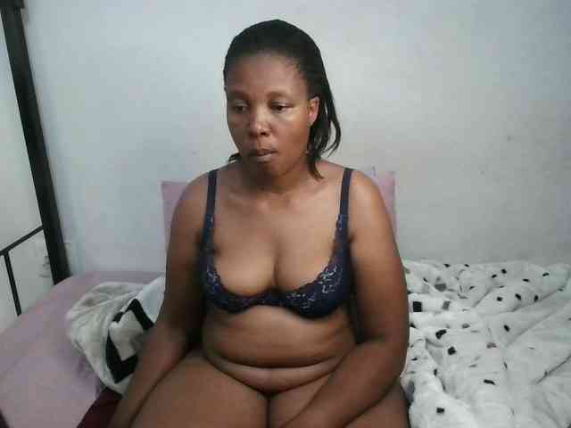 Hotqueenxxx webcam