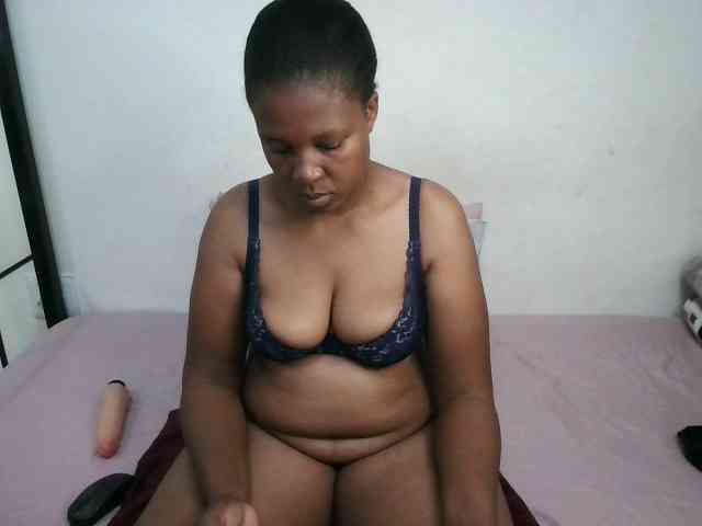 Hotqueenxxx webcam