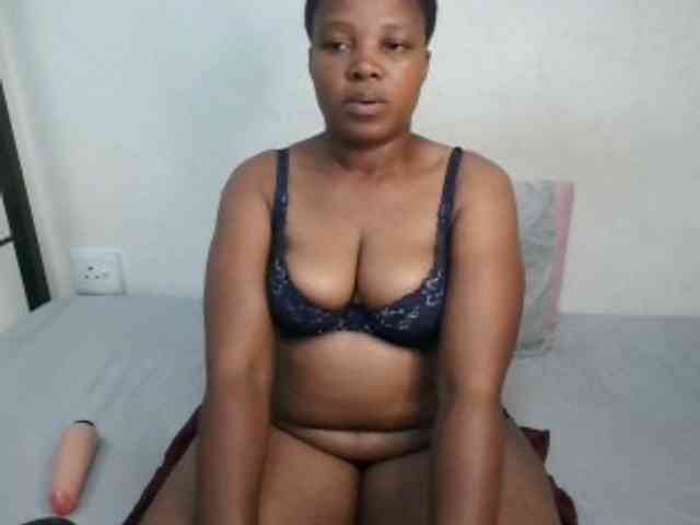 Hotqueenxxx webcam