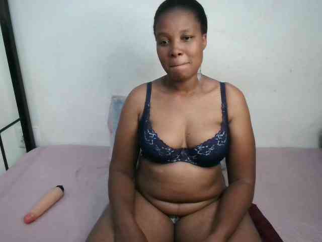 Hotqueenxxx webcam