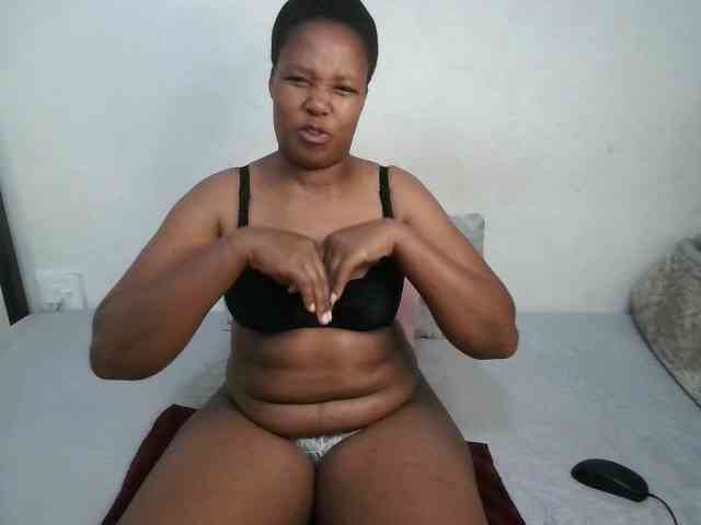 Hotqueenxxx webcam