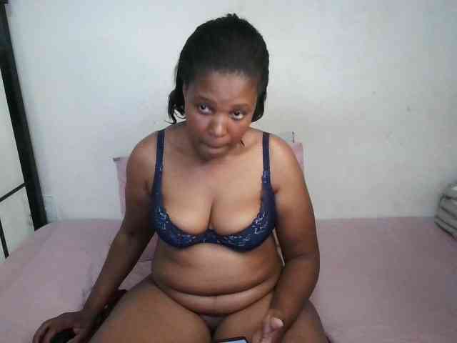 Hotqueenxxx webcam