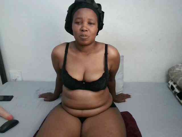 Hotqueenxxx webcam