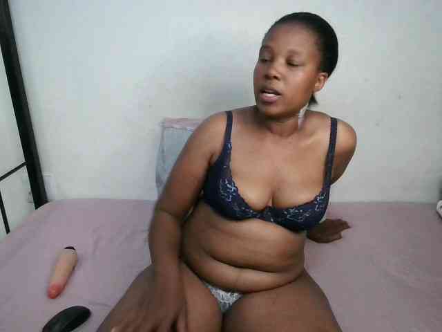 Hotqueenxxx webcam