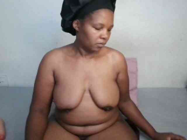 Hotqueenxxx webcam