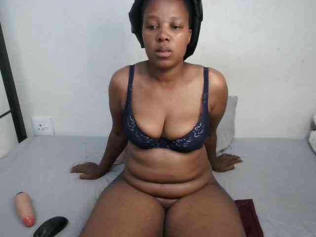 Hotqueenxxx webcam