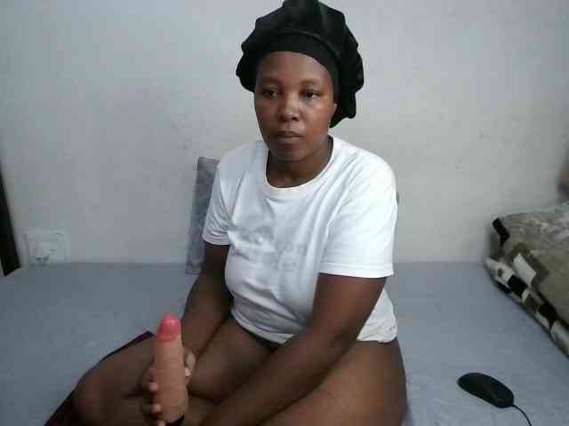 Hotqueenxxx webcam