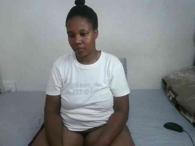 Hotqueenxxx webcam