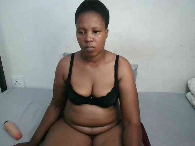 Hotqueenxxx webcam