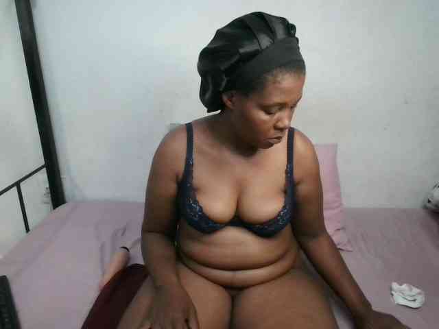 Hotqueenxxx webcam