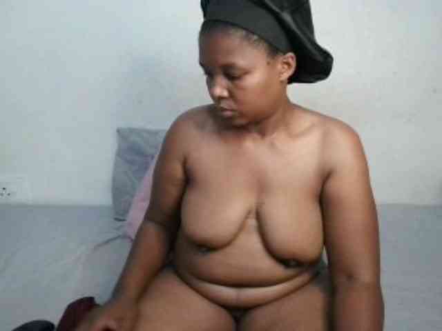 Hotqueenxxx webcam