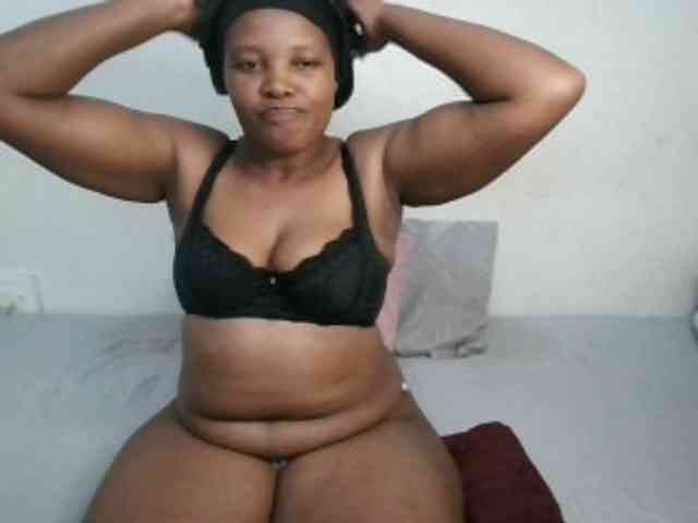 Hotqueenxxx webcam