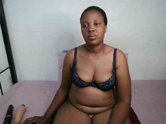 Hotqueenxxx webcam