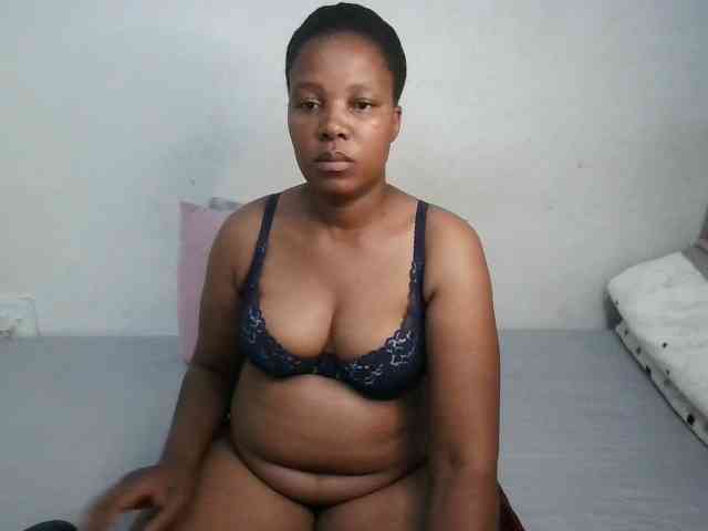 Hotqueenxxx webcam