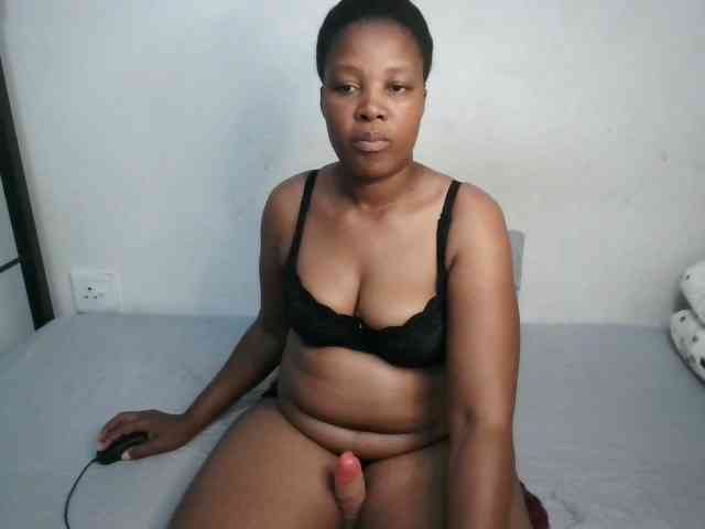 Hotqueenxxx webcam