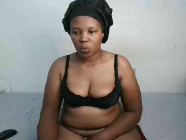 Hotqueenxxx webcam