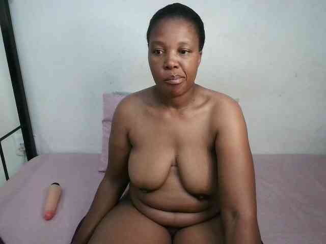 Hotqueenxxx webcam