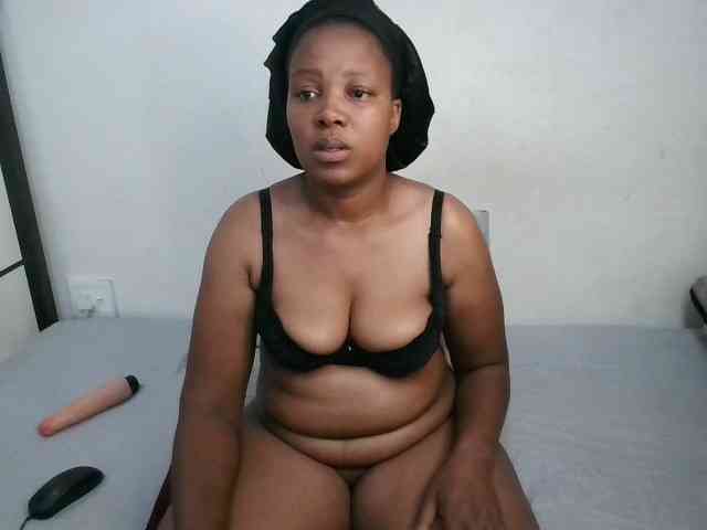 Hotqueenxxx webcam