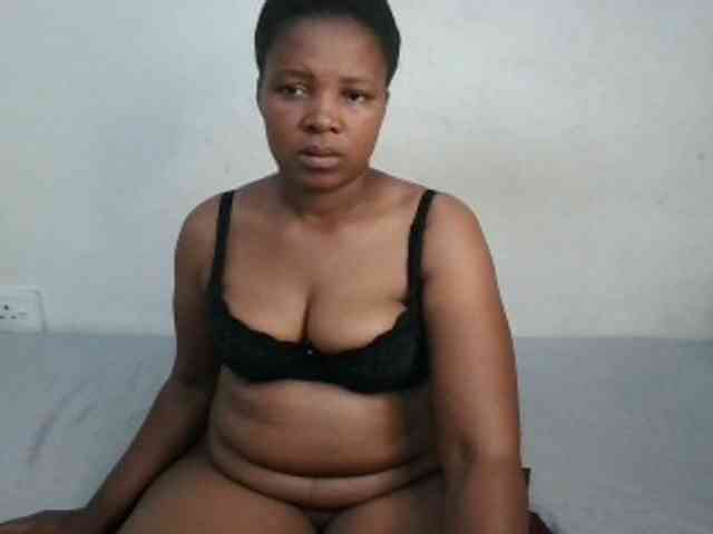 Hotqueenxxx webcam