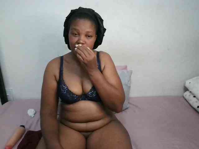 Hotqueenxxx webcam
