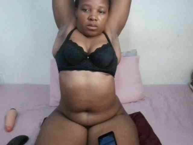 Hotqueenxxx webcam