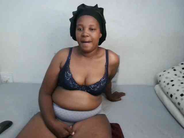 Hotqueenxxx webcam