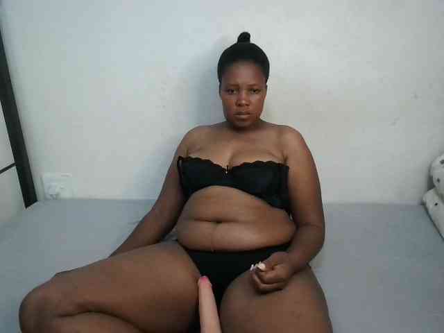 Hotqueenxxx webcam