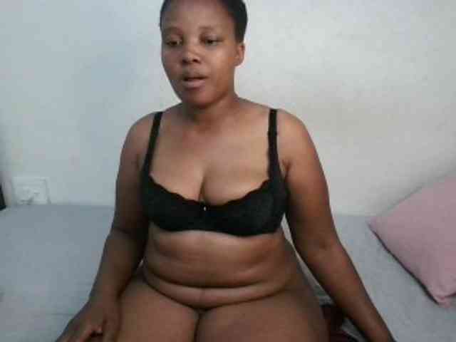 Hotqueenxxx webcam