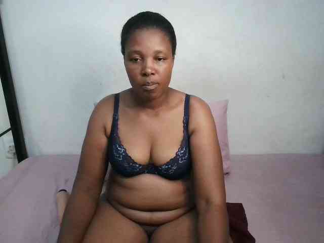 Hotqueenxxx webcam