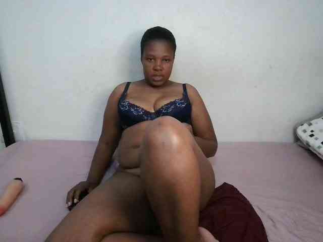 Hotqueenxxx webcam