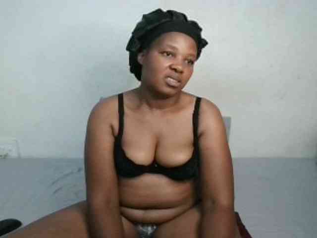 Hotqueenxxx webcam