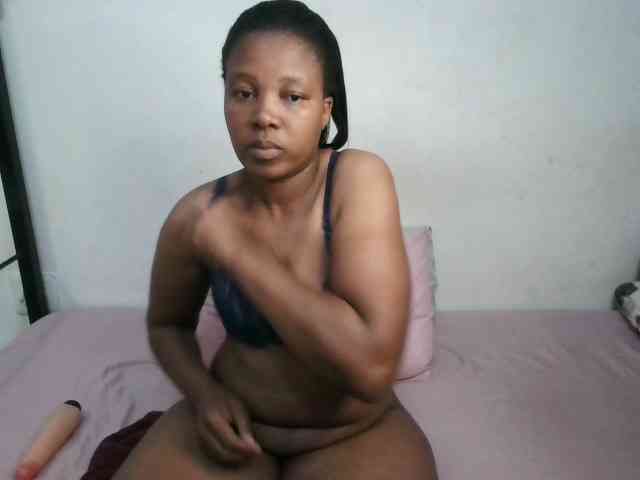 Hotqueenxxx webcam