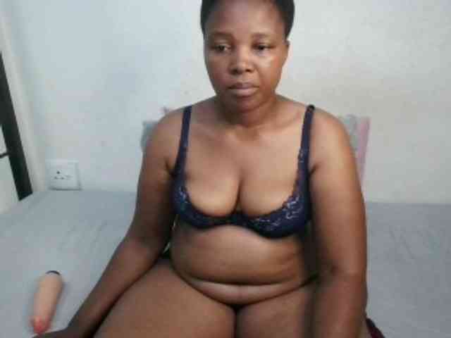 Hotqueenxxx webcam