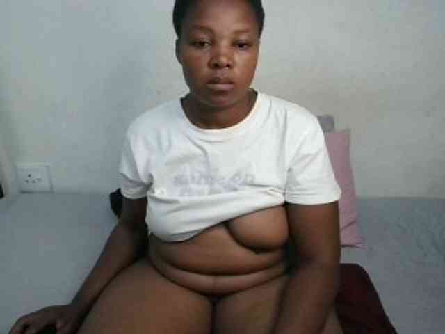 Hotqueenxxx webcam