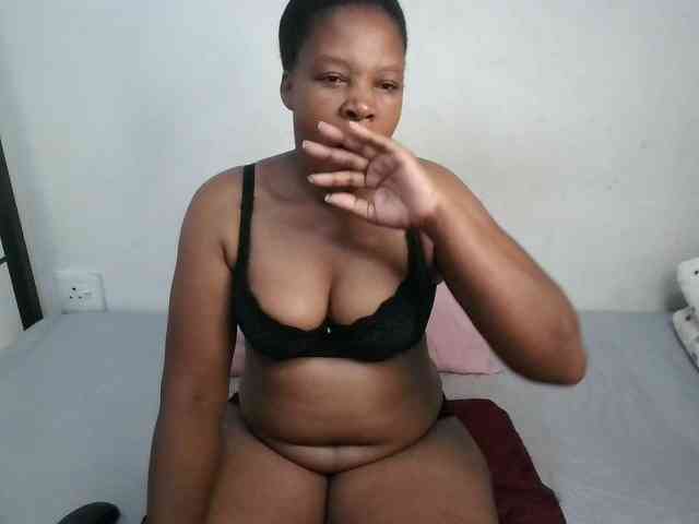 Hotqueenxxx webcam
