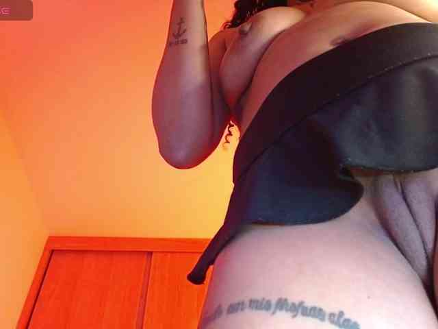 WildCattaleyaa webcam