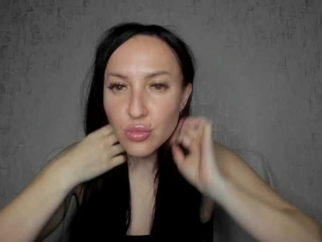JuliaGramm81a's BongaCams show and profile