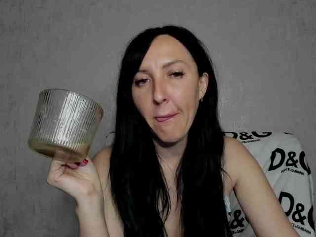 JuliaGramm81a Live Webcam on BongaCams