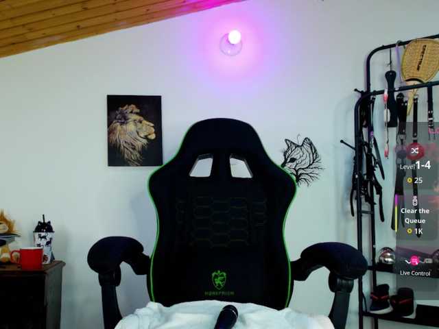 ariannaconnor2's BongaCams show and profile