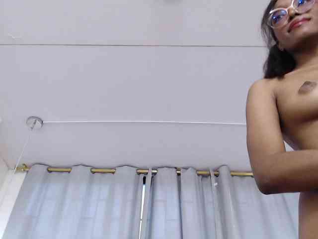 Annie-miller webcam