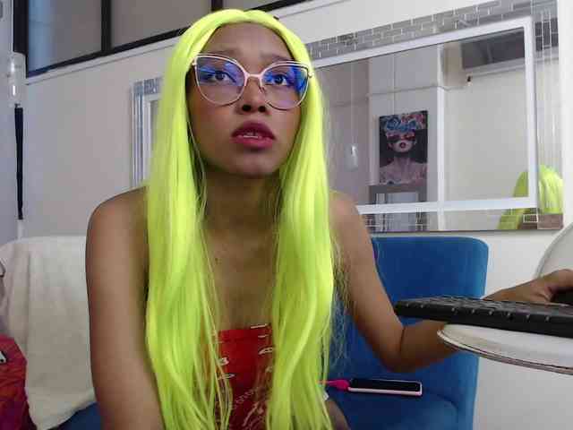 Annie-miller webcam