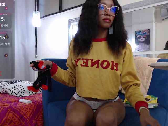 Annie-miller webcam