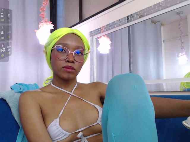 Annie-miller webcam