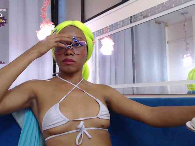 Annie-miller webcam