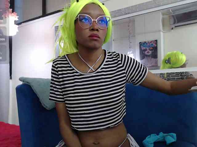 Annie-miller webcam