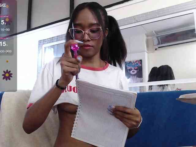 Annie-miller webcam