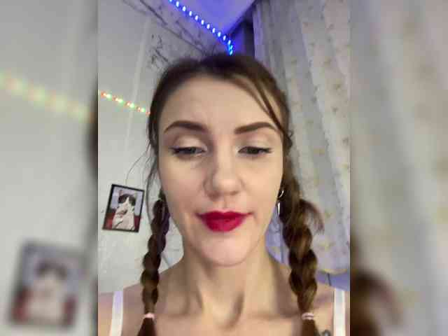 KristinaMoonx webcam