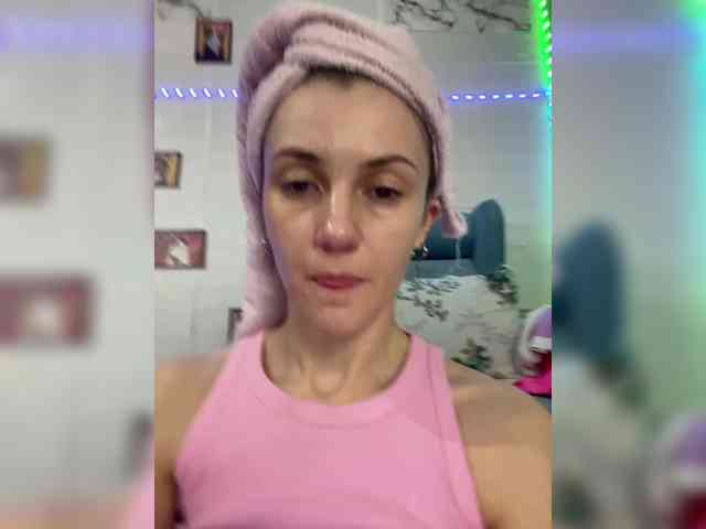 KristinaMoonx webcam