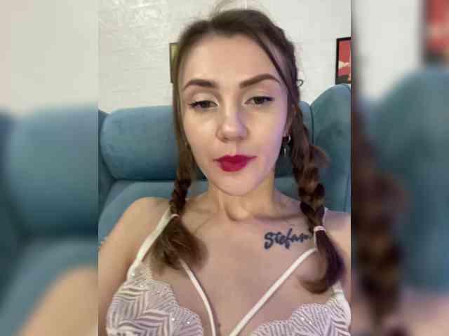 KristinaMoonx webcam