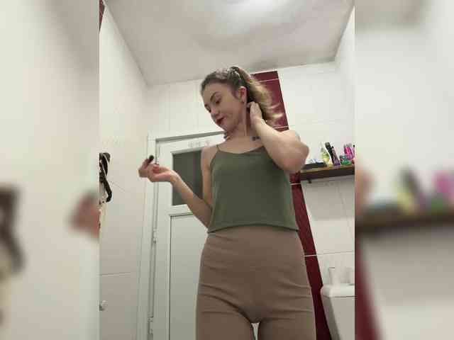 KristinaMoonx webcam
